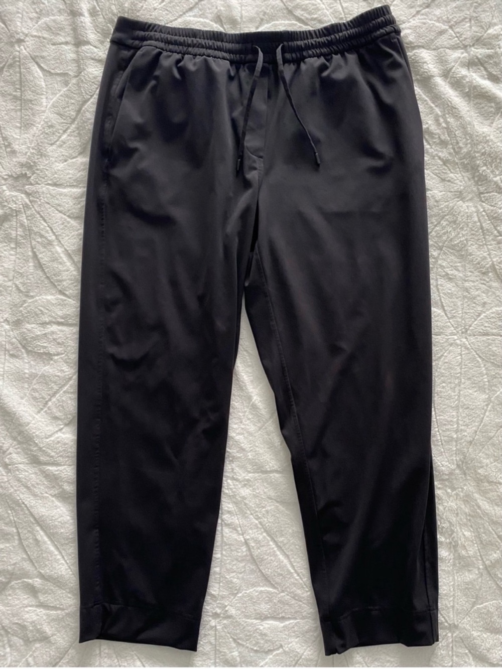 Lululemon Tapered-Leg Mid-Rise Pant Large Black - Picture 2 of 7